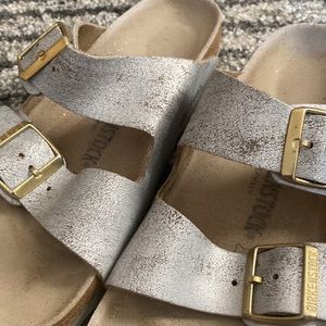 Birkenstock’s distressed Silver ☘️☘️☘️ sz 38